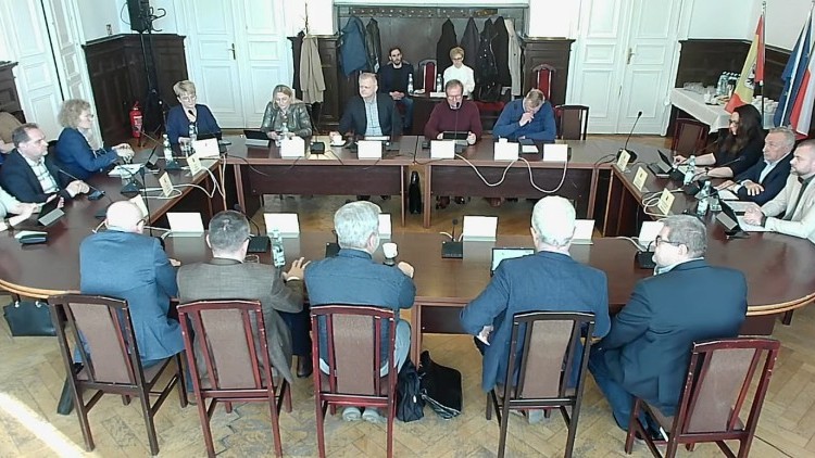 XXIII nadzwyczajna sesja Rady Powiatu Malborskiego. Zobacz wideo.