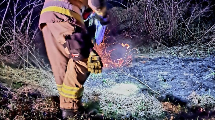 Pożary traw, sadzy w przewodzie kominowym i samochodu - tygodniowy raport…