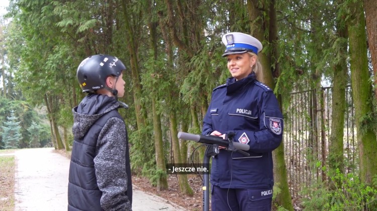 Bezpieczeństwo i przepisy dotyczące jazdy hulajnogą elektryczną