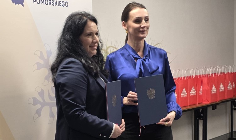 Powiat nowodworski z dofinansowaniem na przebudowę drogi w Wiśniówce.