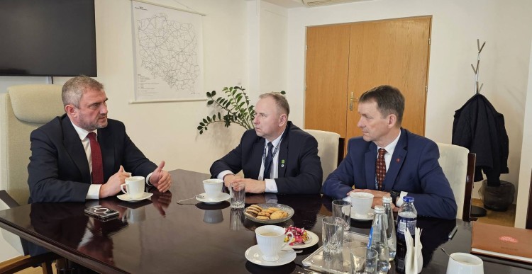 Spotkanie delegacji Powiatu Sztumskiego z Ministrem Infrastruktury – rozmowy o drogach i inwestycjach.