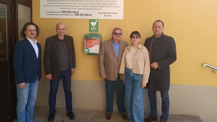 Nowe defibrylatory AED dostępne całodobowo w powiecie malborskim.