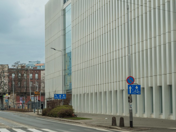 Zmiany w oznakowaniu dróg. Na co powinni zwrócić uwagę kierowcy w…