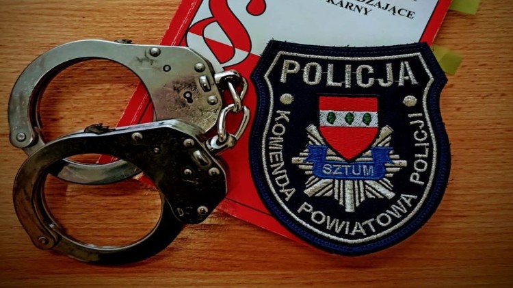 Pijany kierowca z dożywotnim zakazem zatrzymany w Nowcu - miał ponad 2. promile.
