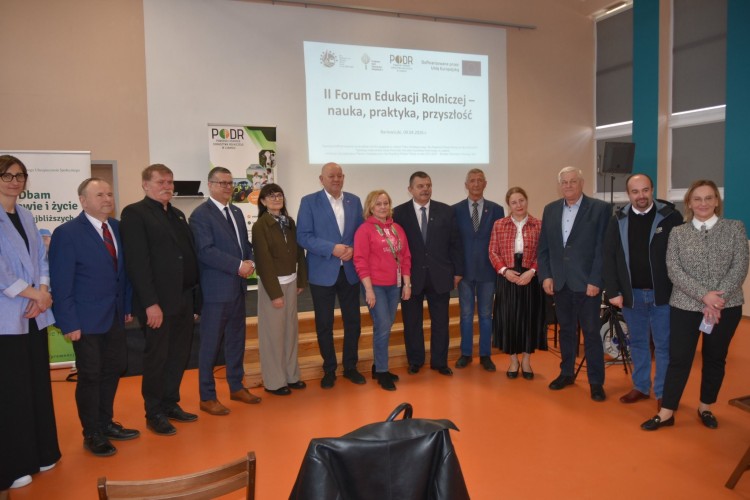 Forum o przyszłości rolnictwa w Barlewiczkach - nauka, praktyka i innowacje w jednym miejscu. Wideo i zdjęcia