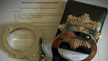 Próbował wręczyć łapówkę policjantom po kontroli drogowej. Mężczyzna…