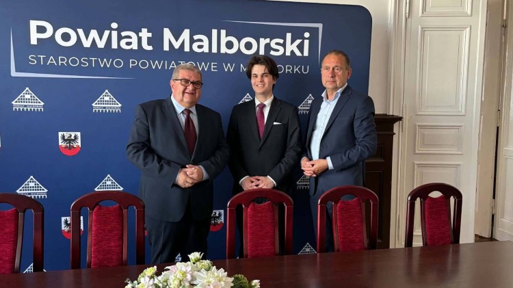 Powiat Malborski wspiera młodzież. Projekt „onBoard” z Honorowym…