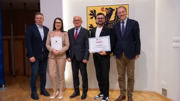 Gmina Malbork z dofinansowaniem w programie „Aktywne Sołectwo Pomorskie”. Modernizacja przestrzeni w Kamienicy.