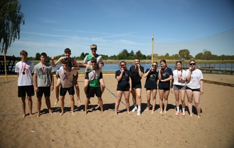 Mistrzostwa Powiatu Malborskiego w Siatkówce Plażowej. Zwyciężyły…