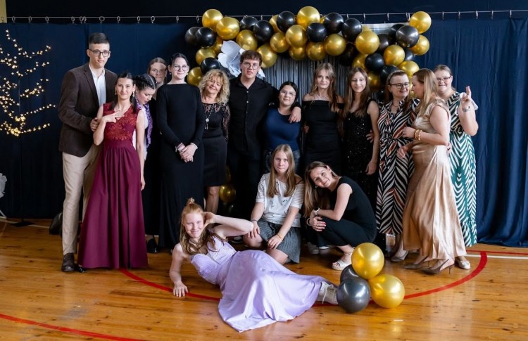 Pierwszy Bal Absolwenta w historii SOSW w Malborku. Był polonez, elegancja…