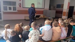 Kręci mnie bezpieczeństwo nad wodą - przedwakacyjne spotkania policjantów z dziećmi