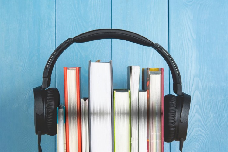 Filip Kosior poleca i czyta – audiobooki, które musisz znać
