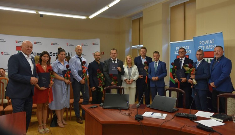 Nauczyciele odebrali akty awansu, a Zagroda Dziad&Baba; najlepsza w powiecie sztumskim.