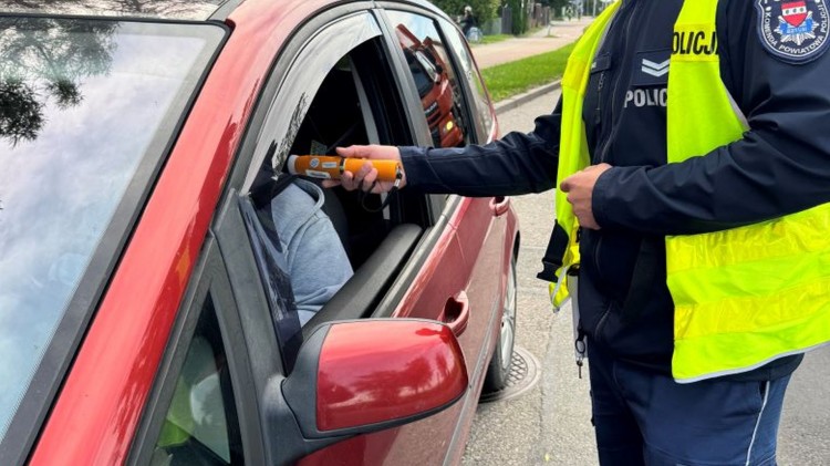 Piłeś? Odłóż kluczyki – wspólna akcja na rzecz bezpieczeństwa na drogach.
