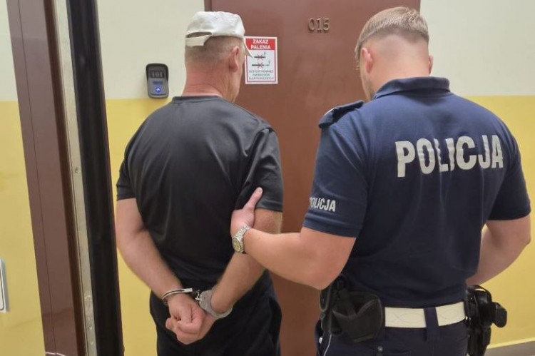 Przekroczył prędkość. Okazało się, że miał aktywny zakaz prowadzenia pojazdów