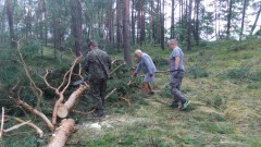 Mylof: "Udrożniliśmy wyjazd turystom że Śląska uwiezionym na polu namiotowym" - trzej muszkieterowie z Malborka o walce z żywiołem. Cała Polska pomaga w usuwaniu skutków nawałnicy - 17.08.2017