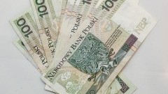 82-letnia kobieta wyrzuciła przez okno ok. 70 tysięcy złotych! - 06.10.2017
