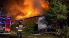 Pożar domu w Marynowach. Spłonęła 1/4 budynku.