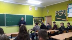 Policjanci przeprowadzili szereg spotkań profilaktycznych z uczniami powiatu malborskiego