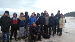 Młodzież z Malborskiego Ośrodka Wychowawczego sprzątała plaże w Kątach Rybackich