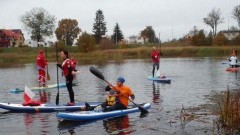 Malbork: 100 km na deskach SUP. Uczcili Odzyskanie Niepodległości przez&#8230;