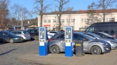 Parking przy Dworcu PKP. Interes miasta oraz mieszkańców nie został odpowiednio zabezpieczony. 