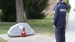 Komendant Powiatowy Policji w Malborku oddał hołd pamięci ofiarom Zbrodni Katyńskiej.