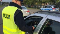 „Bezpieczny weekend” - od środy na drogach więcej policyjnych patroli.