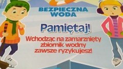 Zima nie odpuszcza. Uważajmy na zamarzniętych zbiornikach wodnych.