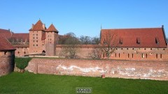 Co dzieje się z murami przy zamku krzyżackim w Malborku? Zobacz nagranie&#8230;