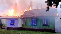 Stracili dobytek życia w pożarze domu  – raport nowodworskich służb mundurowych.