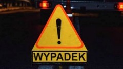 DW502. Nie dostosował prędkości i wpadł w poślizg – dwie osoby w szpitalu.