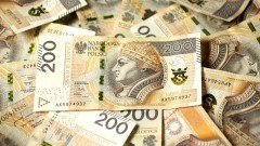 Nowy Dwór Gdański. Oddała ponad 70 tys. zł fałszywemu policjantowi.