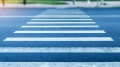 Kąty Rybackie. Za wyprzedzanie na przejściu dla pieszych dostali po 1,5 tys. zł mandatu.