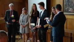LAUREACI I FINALIŚCI OLIMPIAD I KONKURSÓW ORAZ NAJLEPSI SPORTOWCY NAGRODZENI PRZEZ BURMISTRZA MIASTA MALBORKA - 17.06.2015