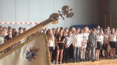 310 UCZNIÓW ROZPOCZĘŁO NAUKĘ W GIMNAZJUM JANA PAWŁA II W SZTUMIE&#8230;