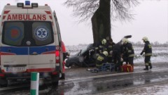 Przezmark. Tragedia na drodze. Zginęła młoda kobieta, jej dziecko walczy&#8230;