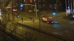 Czerwone światła nie dla nas. Cud, że ciągnik nie jechał szybko... Zobaczcie - Al.  Rodła 19.12.2015