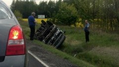 KIA dachowała w rowie. Poszkodowany w szpitalu w Malborku – 9.05.2016