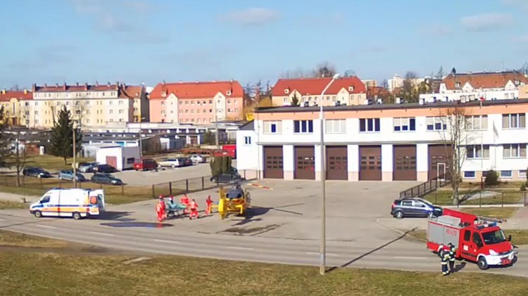 Śmigłowiec LPR w Malborku. Lądowanie na Wybickiego, pomocy potrzebowała&#8230;