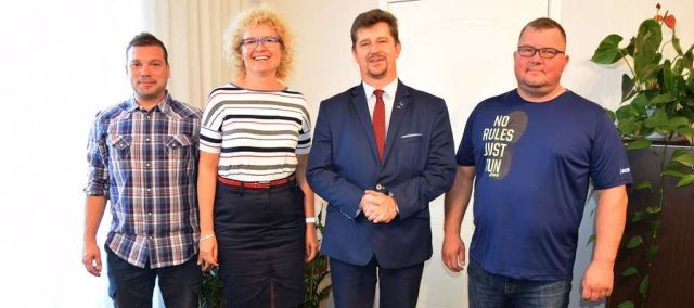 Malbork : Podpisano umowę na oddział sportowy w SP nr 3 - 30.08.2017