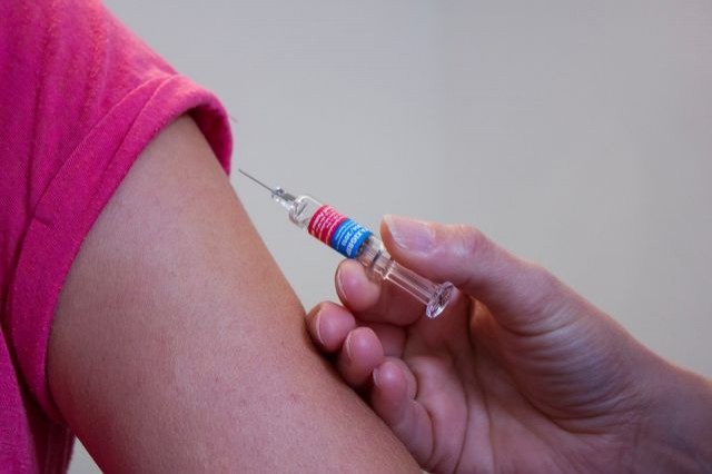 Bezpłatne szczepienia przeciw pneumokokom realizowane przez dwa podmioty&#8230;
