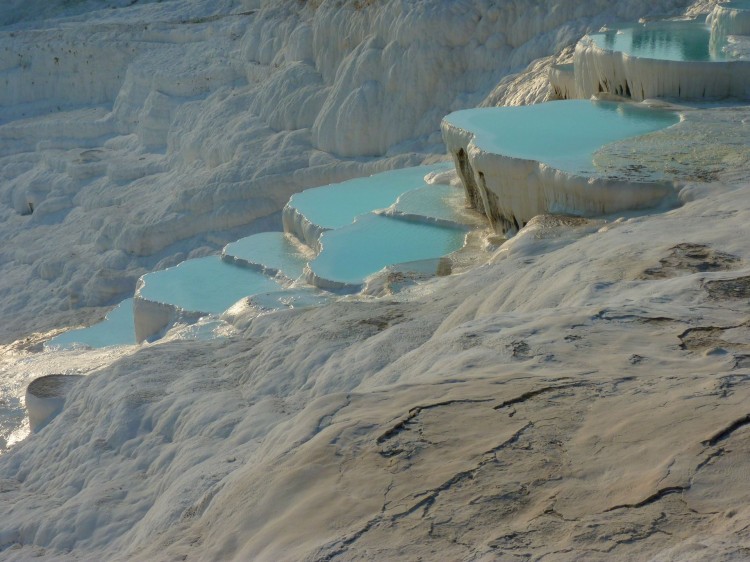 Tureckie Pamukkale, czyli wapienny cud natury