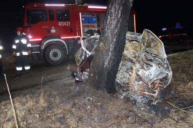 5 osób spłonęło w aucie. Tragiczny wypadek pod Braniewem - 22.02.2018