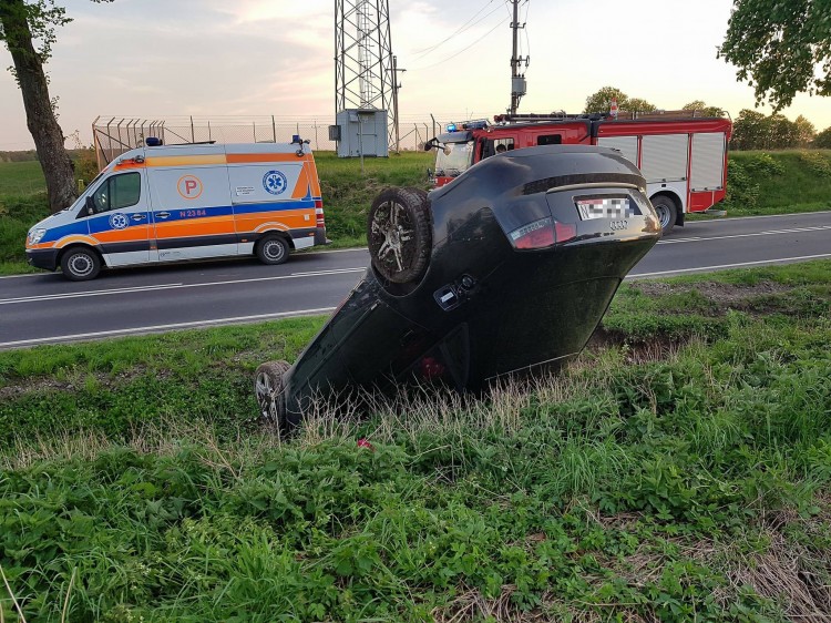 Dachowanie audi. Kierująca pod wpływem alkoholu... Drugi kierowca w&#8230;