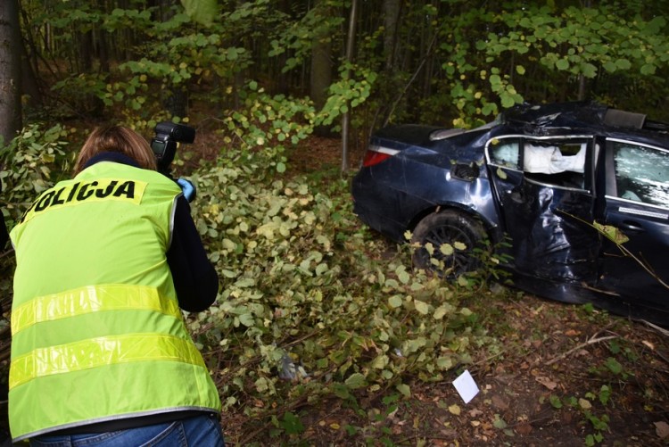 Śmiertelny wypadek na DK 22. 22-letni kierowca nie posiadał uprawnień&#8230;