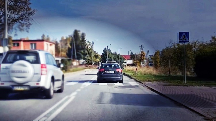 Wariat na drodze w Kątach Rybackich. Złamał kilka przepisów jednocześnie.&#8230;