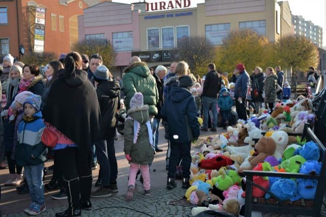 Razem dla Hani. Mieszkańcy wsparli małą Hanię na festynie rodzinnym&#8230;