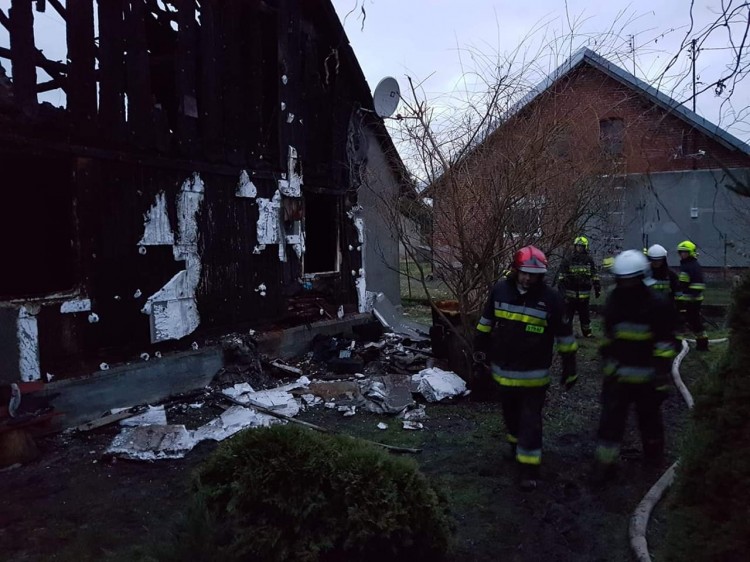 Dom w Dąbrowie ponownie stanął w plomieniach