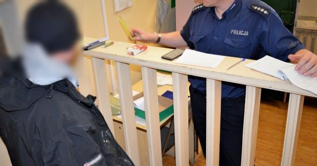 11 zarzutów kradzieży z włamaniem. 25-latek zatrzymany przez policję.